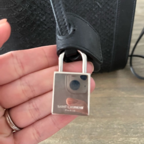 Large reptile skin Saint Laurent Sac de Jour in black. 100% authentic. - Picture 3 of 7